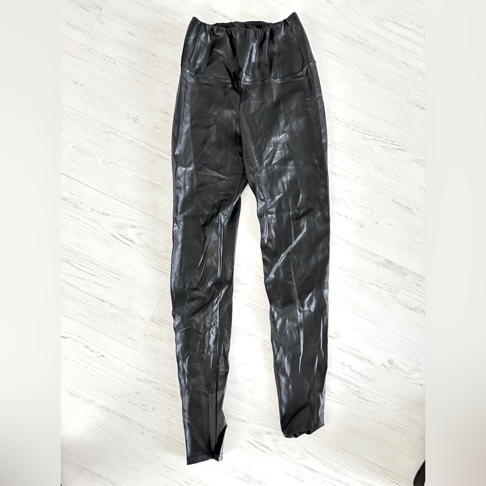 Aritzia Wilfred Free Black Vegan Leather Leggings
